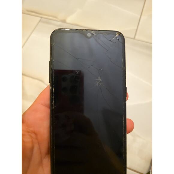 Samsung Galaxy A01 - 16GB - Smartphone - Cricket - Works Great - Picture 11 of 16